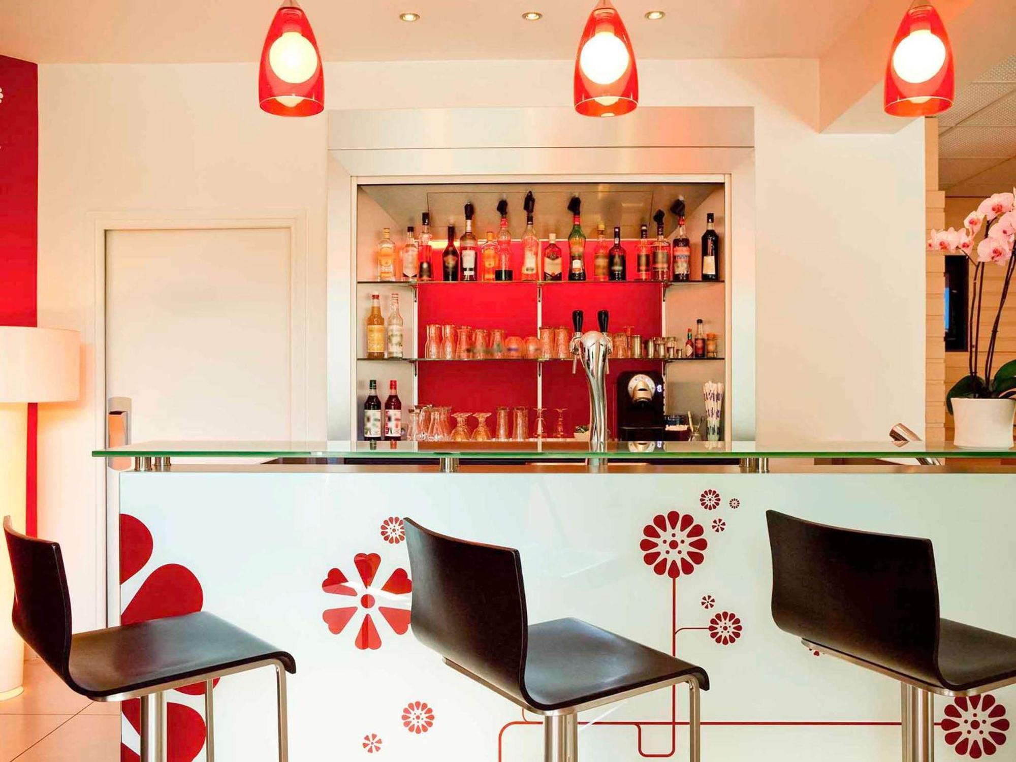Ibis Senlis Hotel Senlis  Exterior photo