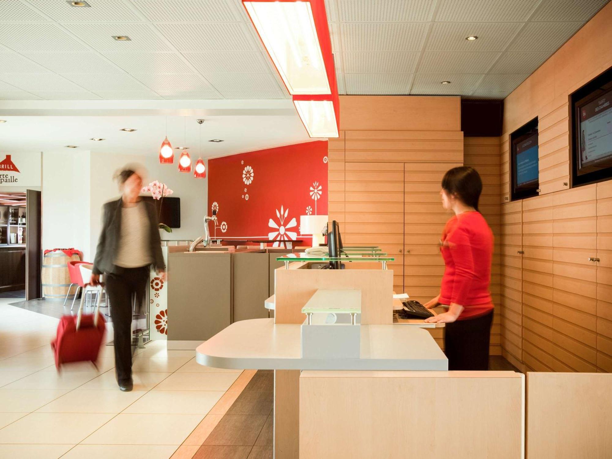 Ibis Senlis Hotel Senlis  Exterior photo